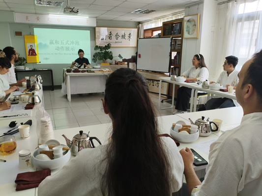 国家级高级茶艺师陈玉娇示范展示赢和五式冲泡